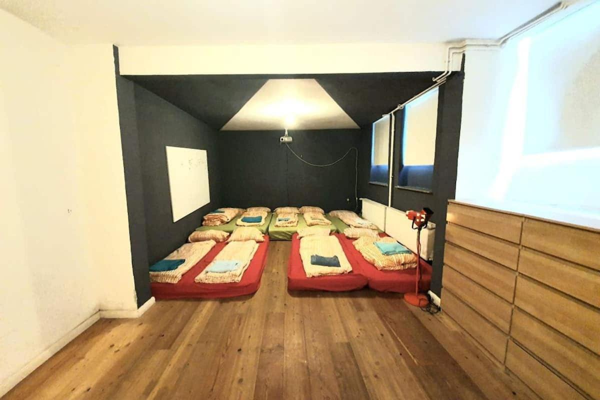 Family Friendly Funhouse Centrally Located In Ottensen Хамбург Екстериор снимка